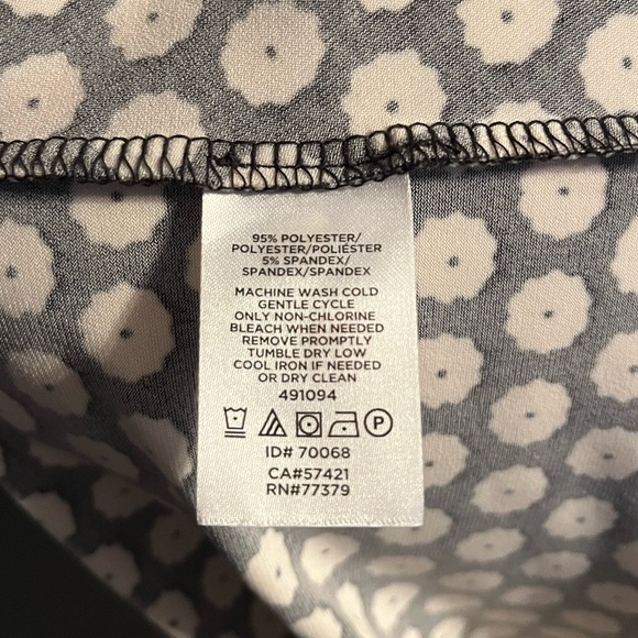 Ann Taylor Black & White Soft Drapy Faux Wrap Dress, size M - Picture 5 of 6